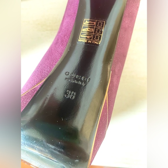 GUCCI BRAND NEW WITH BOX raspberry suede heels with gold piping size 38 - Picture 5 of 13